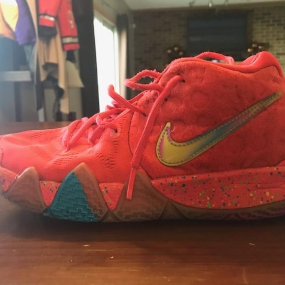 kyrie 4 lucky charms size 6
